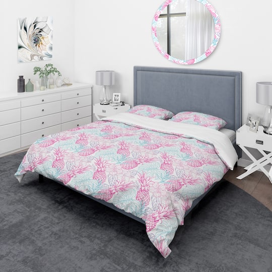 Designart 'Colorful Pattern with Tropical Flowers & Pineapples' Modern & Contemporary Bedding Set